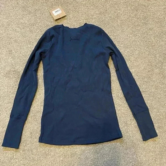 Point Colorblock Zipper Top - Picture 4 of 5